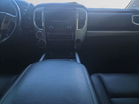 Used 2019 Nissan Titan PRO-4X w/ Pro-4x Convenience Package AWD/4WD image 13
