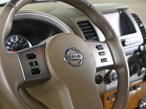 Used 2005 Nissan Pathfinder LE w/ (U01) LE Navigation Pkg image 12