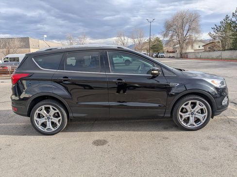 Used 2019 Ford Escape Titanium image 2