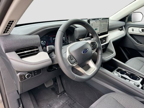 New 2026 Ford Explorer Active RWD image 6