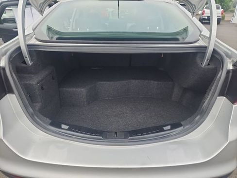 Used 2017 Ford Fusion SE FWD image 25