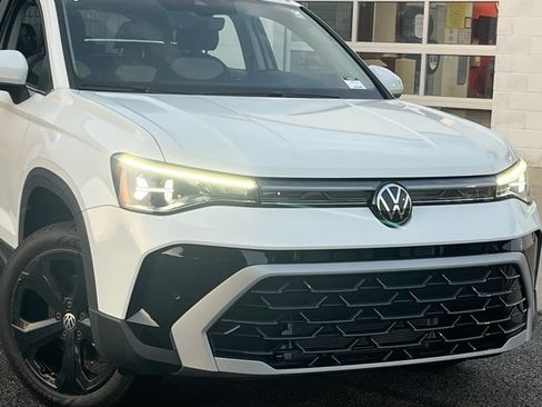 New 2025 Volkswagen Taos SEL image 3