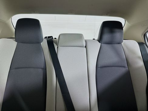 Used 2023 Toyota Corolla LE image 29