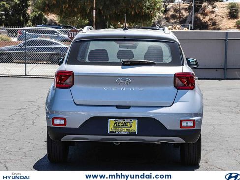 Certified 2025 Hyundai Venue SEL FWD image 3