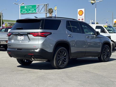 Used 2023 Chevrolet Traverse RS FWD image 5