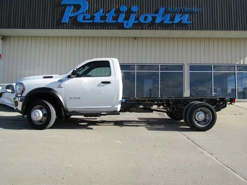 Used 2022 RAM 5500 Tradesman image 11