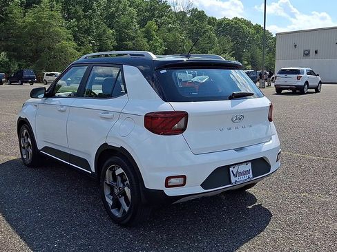 Certified 2025 Hyundai Venue Limited FWD image 6