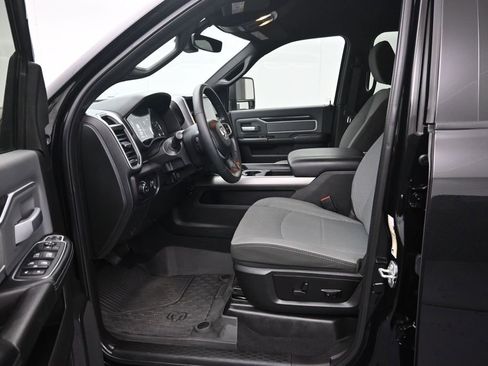 Used 2023 RAM 2500 Big Horn w/ Level 1 Equipment Group AWD/4WD image 9