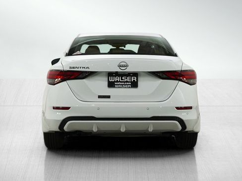 Used 2024 Nissan Sentra S image 4