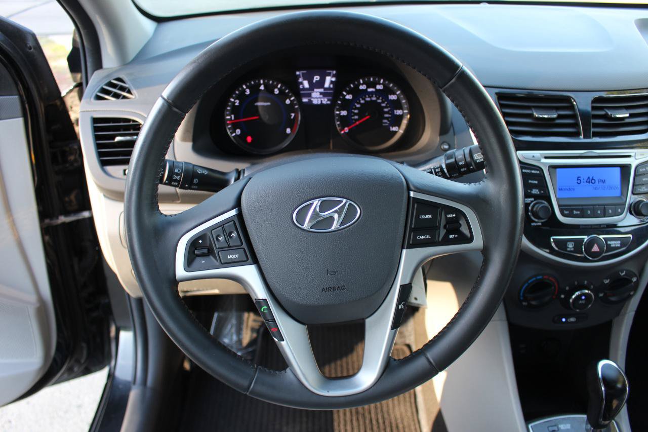 Used 2014 Hyundai Accent SE FWD image 18