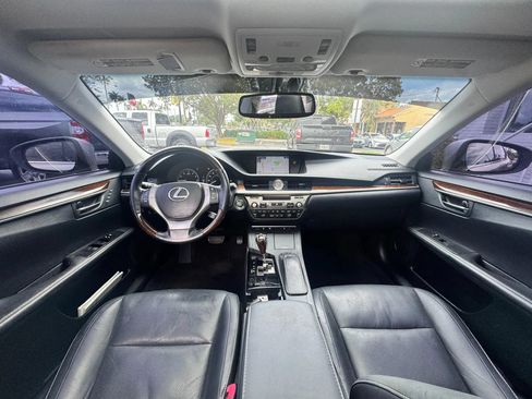 Used 2015 Lexus ES 350 w/ Luxury Package FWD image 10