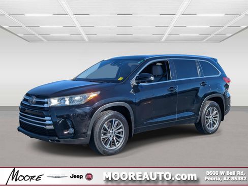Used 2017 Toyota Highlander XLE image 1