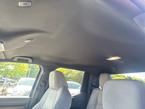 Used 2025 Toyota Tacoma SR5 AWD/4WD image 16