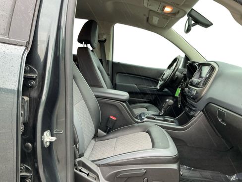 Used 2018 Chevrolet Colorado Z71 AWD/4WD image 9
