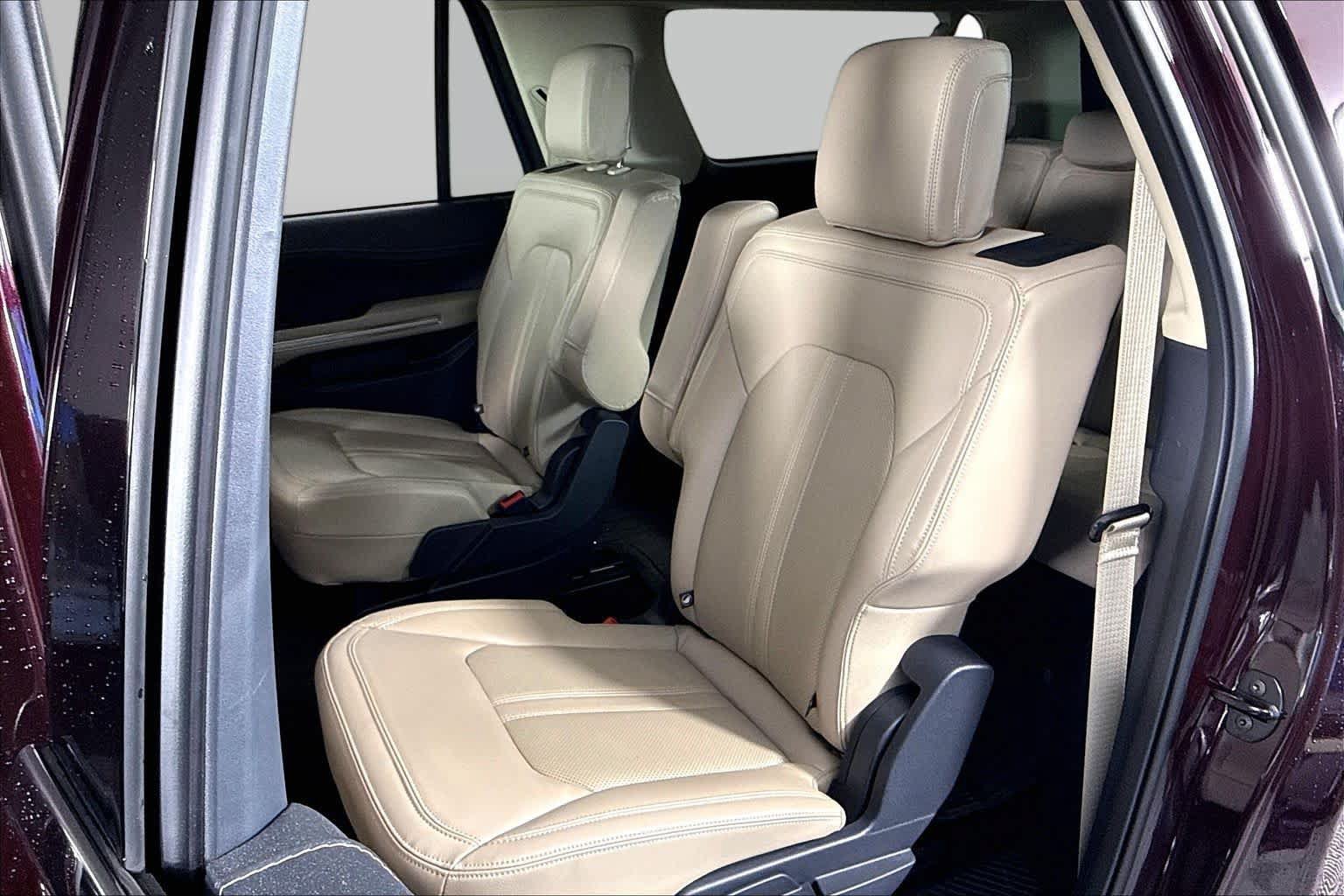 Used 2024 Ford Expedition Max Limited RWD image 16