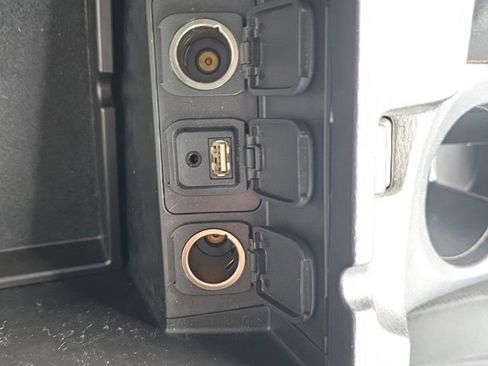 Used 2014 MAZDA MAZDA3 i Touring image 27