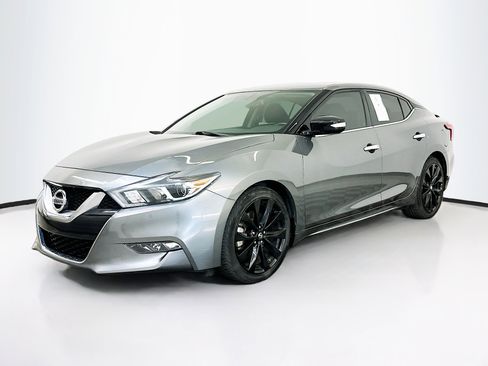 Used 2017 Nissan Maxima SR w/ Midnight Edition image 3