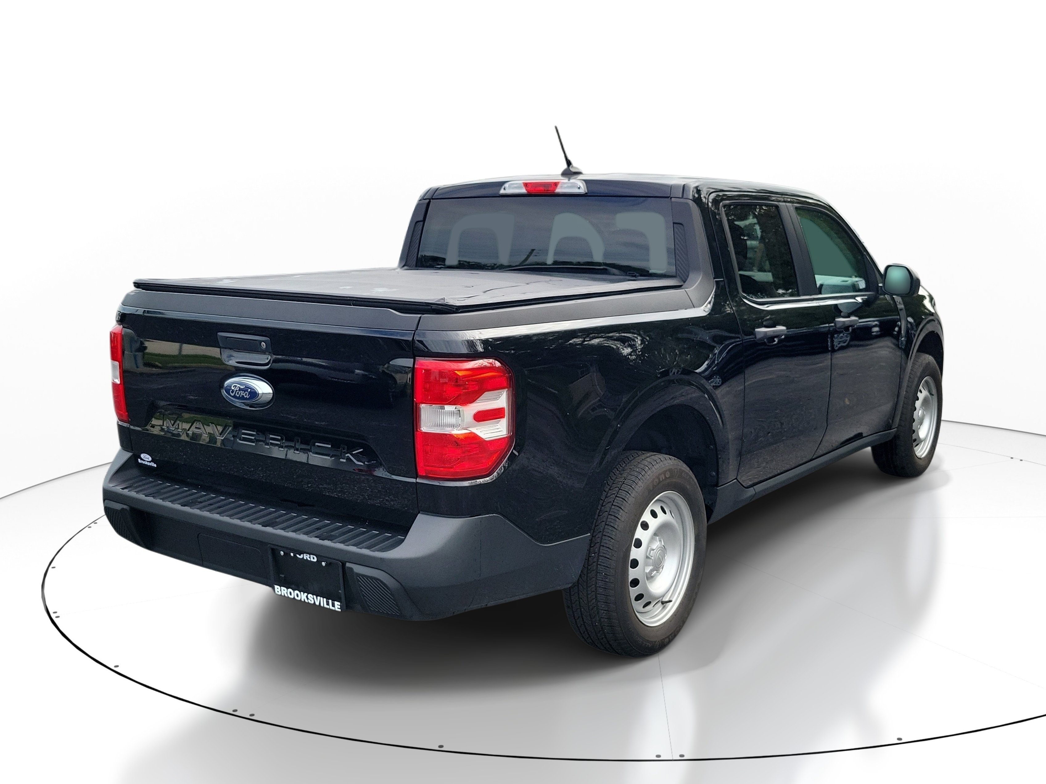 Used 2023 Ford Maverick XL FWD image 2