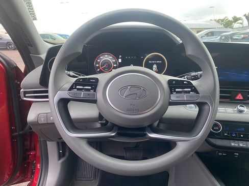 Used 2024 Hyundai Elantra SEL FWD image 32