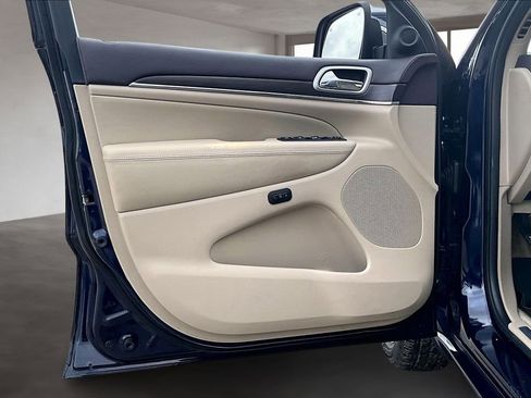 Used 2018 Jeep Grand Cherokee Overland image 19