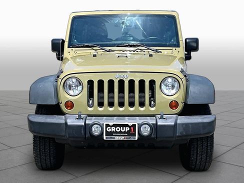 Used 2013 Jeep Wrangler Unlimited Rubicon w/ Connectivity Group AWD/4WD image 5