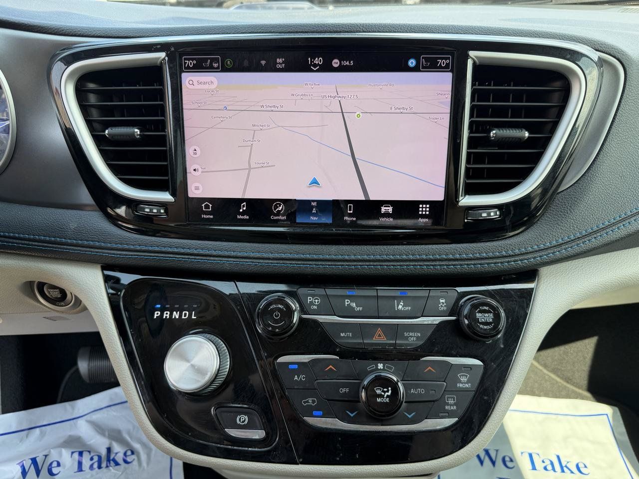 Used 2021 Chrysler Pacifica Touring-L FWD image 32