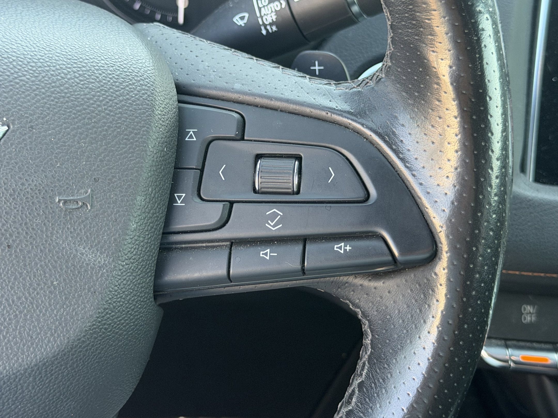 Used 2019 Cadillac XT4 Sport FWD image 13