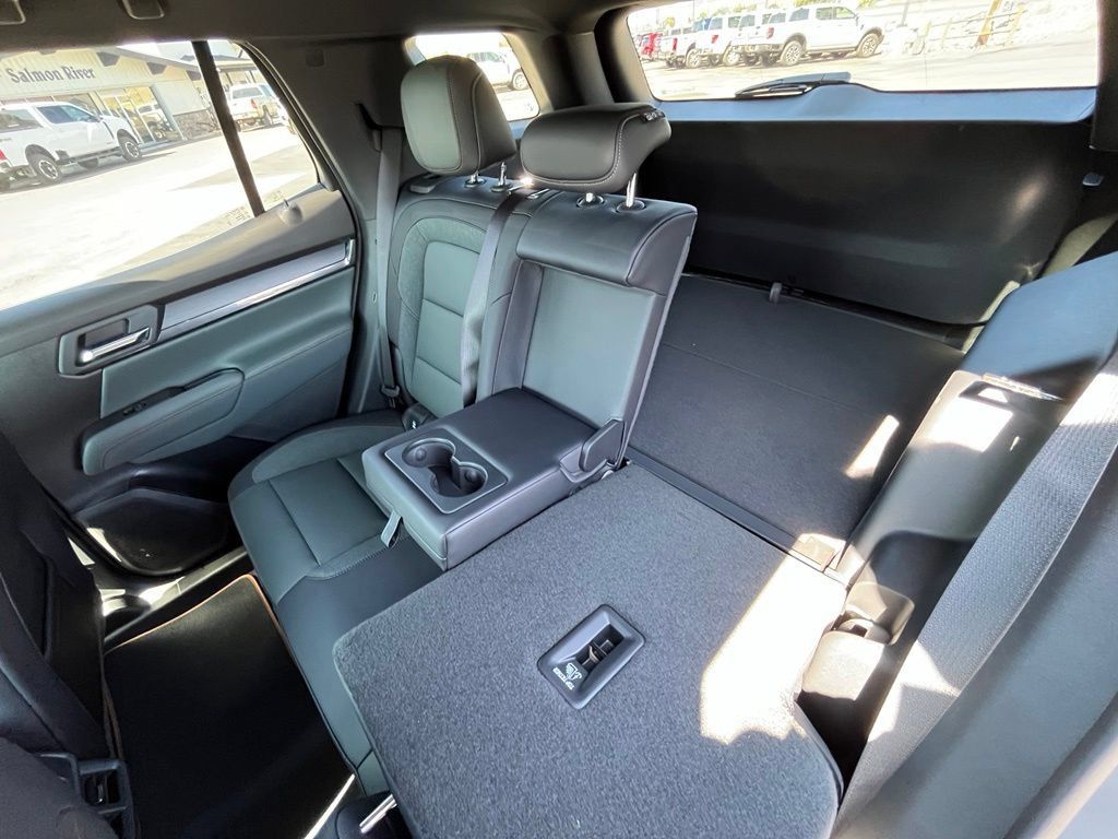 New 2027 GMC Terrain AT4 w/ Convenience Package III AWD/4WD image 16