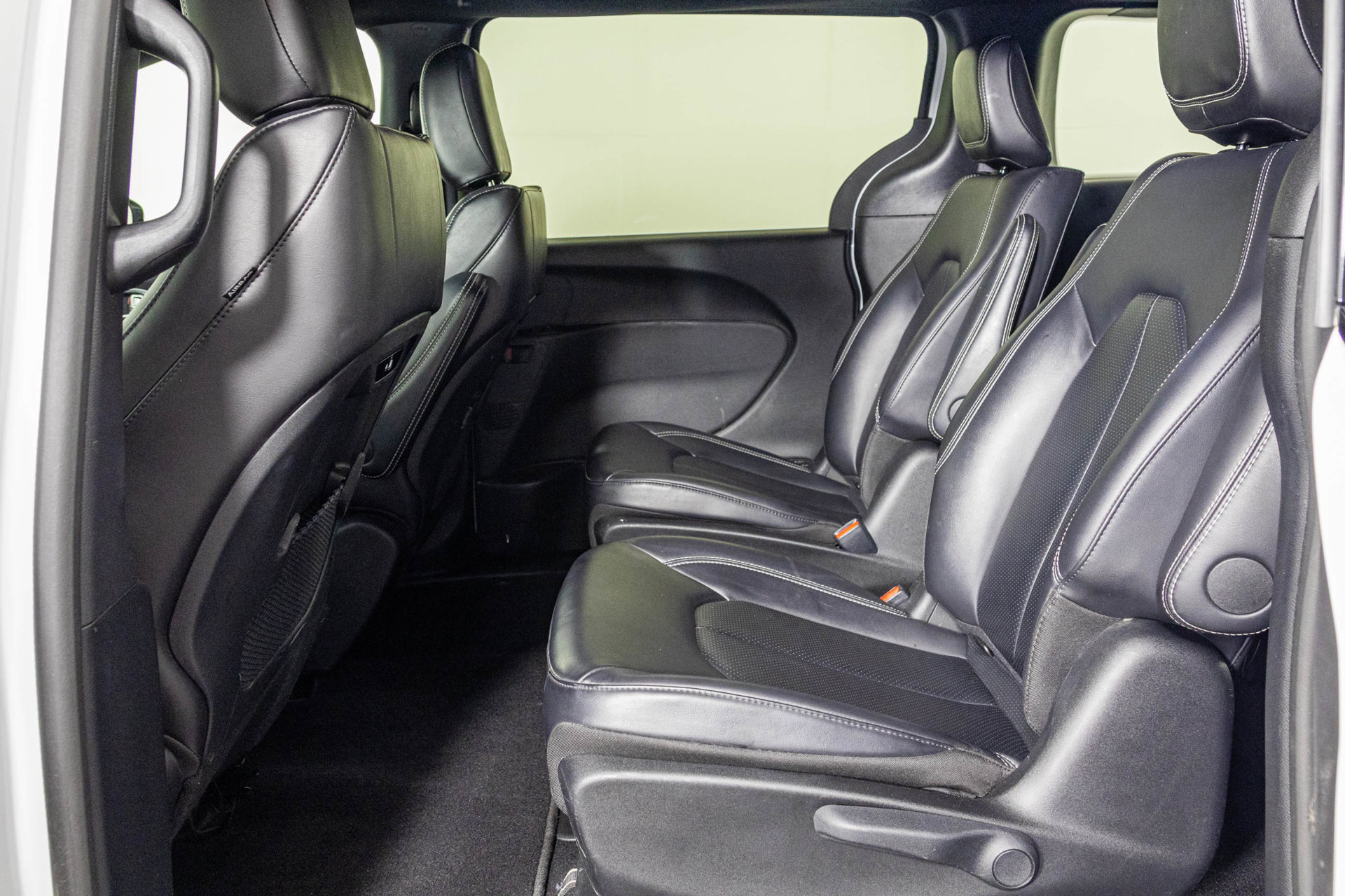 Used 2024 Chrysler Pacifica Limited FWD image 40