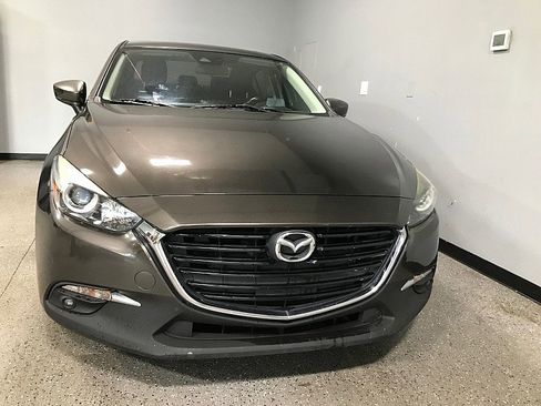 Used 2017 MAZDA MAZDA3 Grand Touring FWD image 8