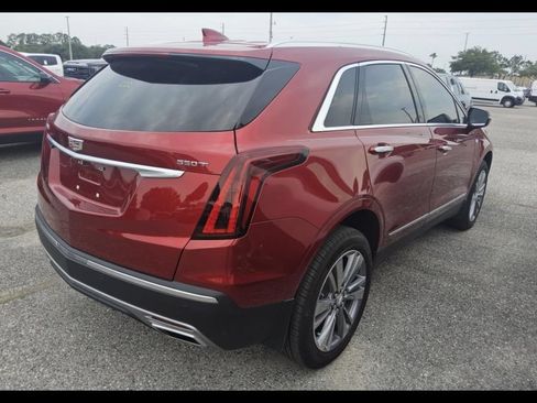 Used 2024 Cadillac XT5 Premium Luxury FWD image 9