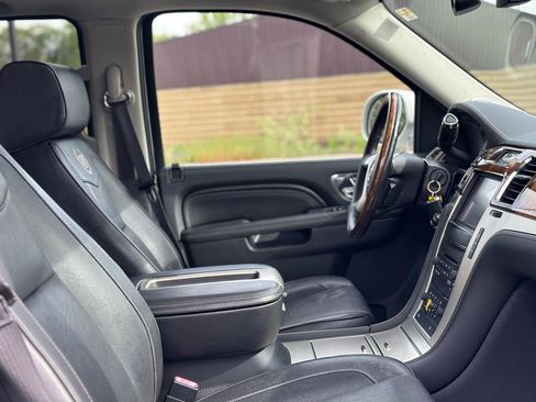 Used 2014 Cadillac Escalade Platinum AWD/4WD image 41