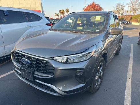 Used 2024 Ford Escape ST-Line image 2