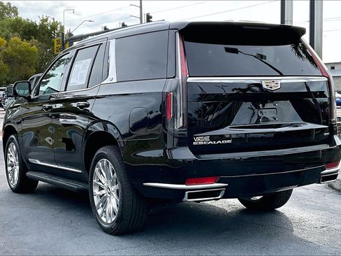 Used 2023 Cadillac Escalade Premium Luxury image 3