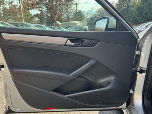 Used 2015 Volkswagen Passat 1.8T S image 14