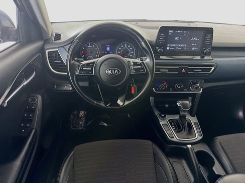 Used 2021 Kia Seltos S FWD image 17