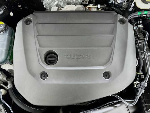 Certified 2023 Volvo XC40 B5 Plus w/ Climate Package image 29