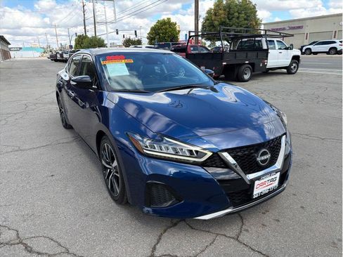 Used 2023 Nissan Maxima SV w/ Floor Mat Group FWD image 2