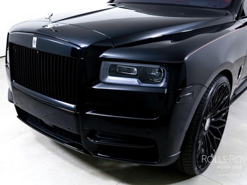 Certified 2022 Rolls-Royce Cullinan w/ Dark Exterior Package image 40