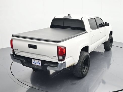 Used 2021 Toyota Tacoma SR5 AWD/4WD image 33