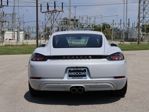Used 2024 Porsche 718 Cayman RWD image 7