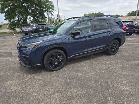 Certified 2025 Subaru Ascent Bronze Edition AWD/4WD image 4