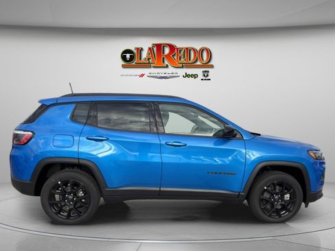 New 2026 Jeep Compass Latitude image 8
