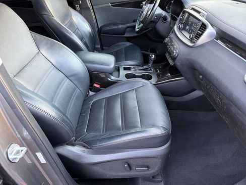 Used 2018 Kia Sorento EX FWD image 13