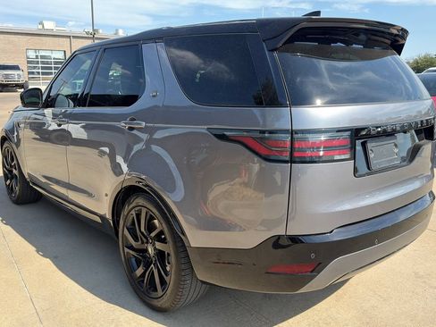 Used 2024 Land Rover Discovery Dynamic SE AWD/4WD image 7