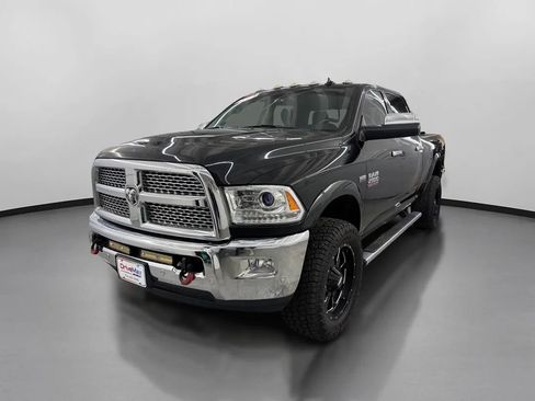 Used 2018 RAM 2500 Laramie w/ Snow Chief Group AWD/4WD image 4