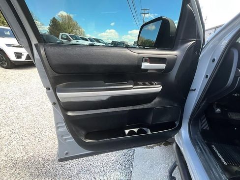 Used 2018 Toyota Tundra SR5 w/ SR5 Upgrade Package AWD/4WD image 11