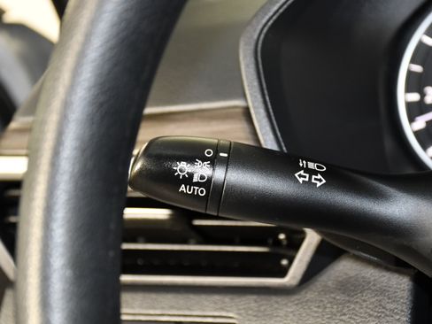 Used 2024 Nissan Altima 2.5 SV FWD image 22