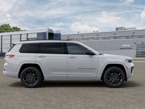 New 2026 Jeep Grand Cherokee L Limited AWD/4WD image 12