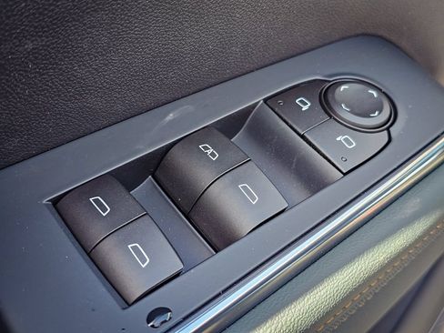 New 2026 GMC Acadia AT4 w/ LPO, Floor Liner Package AWD/4WD image 10